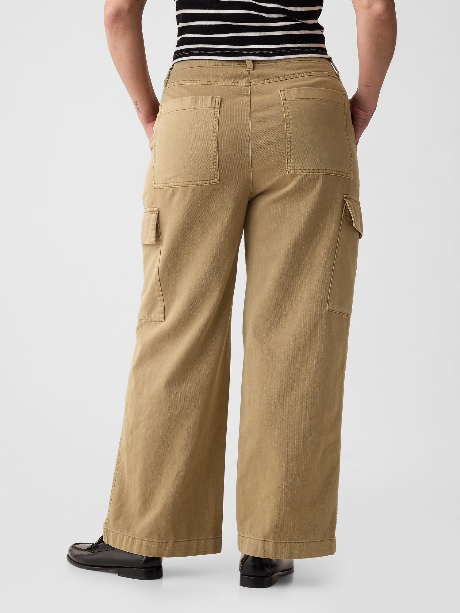 Mid Rise Loose Khaki Cargo Pants