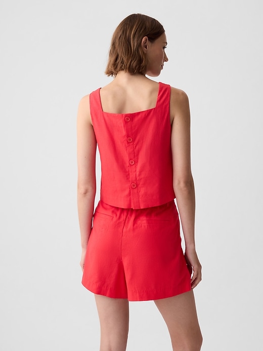 2 of 8 showing, with the color slipper red of product Linen-Blend Button-Back Cropped Tank Top