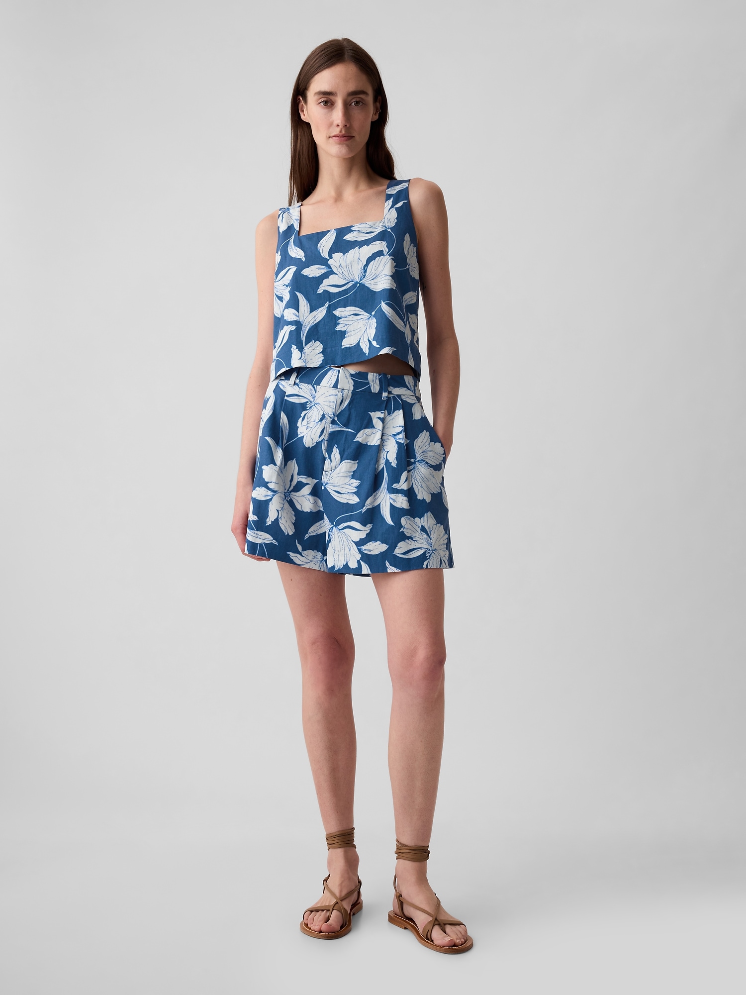Shop Gap 365 High Rise Linen-blend Shorts In Blue & White Floral