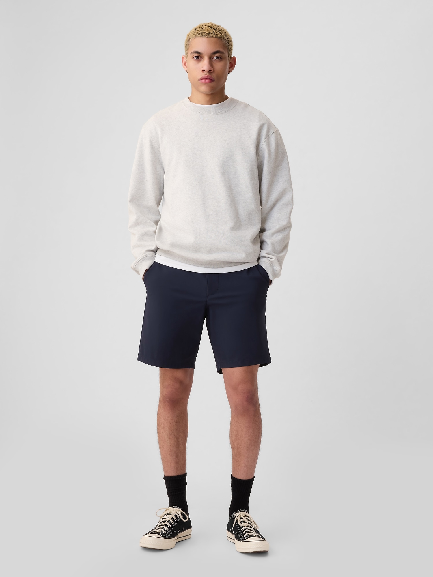 Gap 8" Hybrid Shorts In Classic Navy