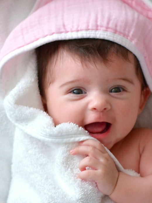 Image number 3 showing, Honest Baby Clothing Bubbles and Cuddles 9 Piece Bath Gift Set