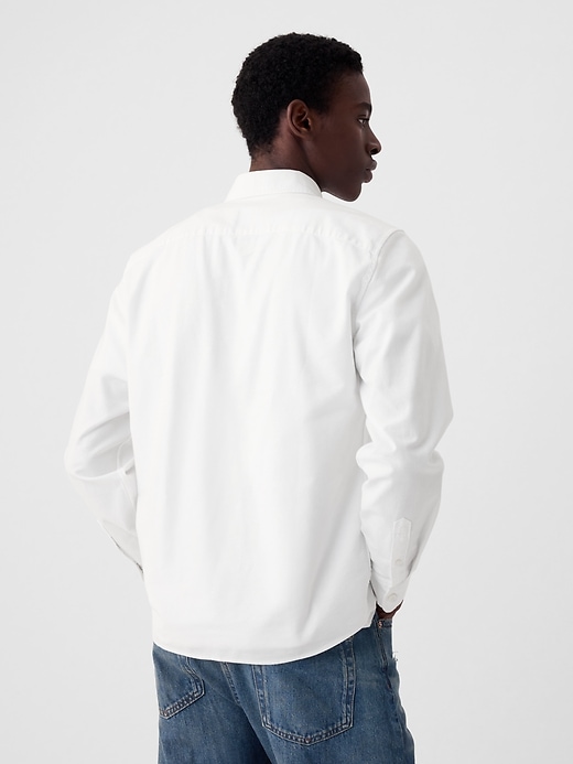 2 of 8 showing, with the color white of product Classic Oxford Shirt in Untucked Fit