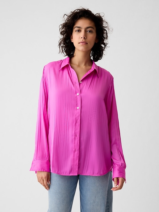 1 of 8 showing, with the color Budding lilac pink of product Pleated Satin Boyfriend Shirt