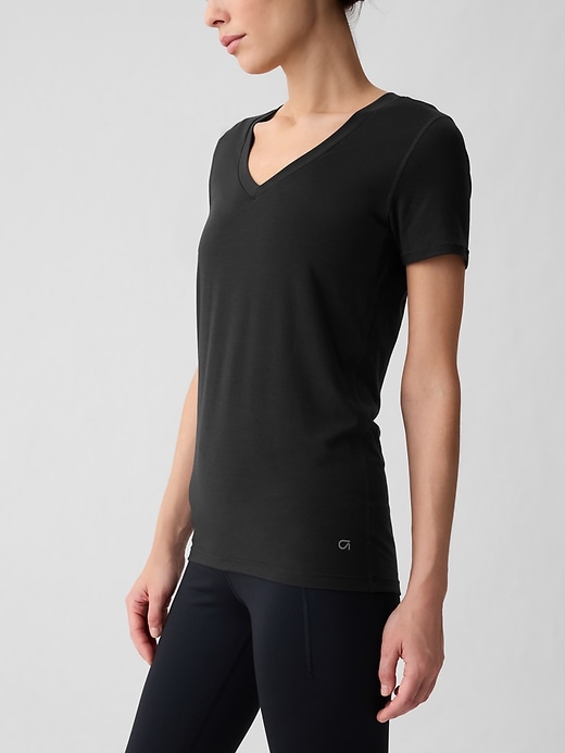 Image number 8 showing, GapFit Breathe V-Neck T-Shirt