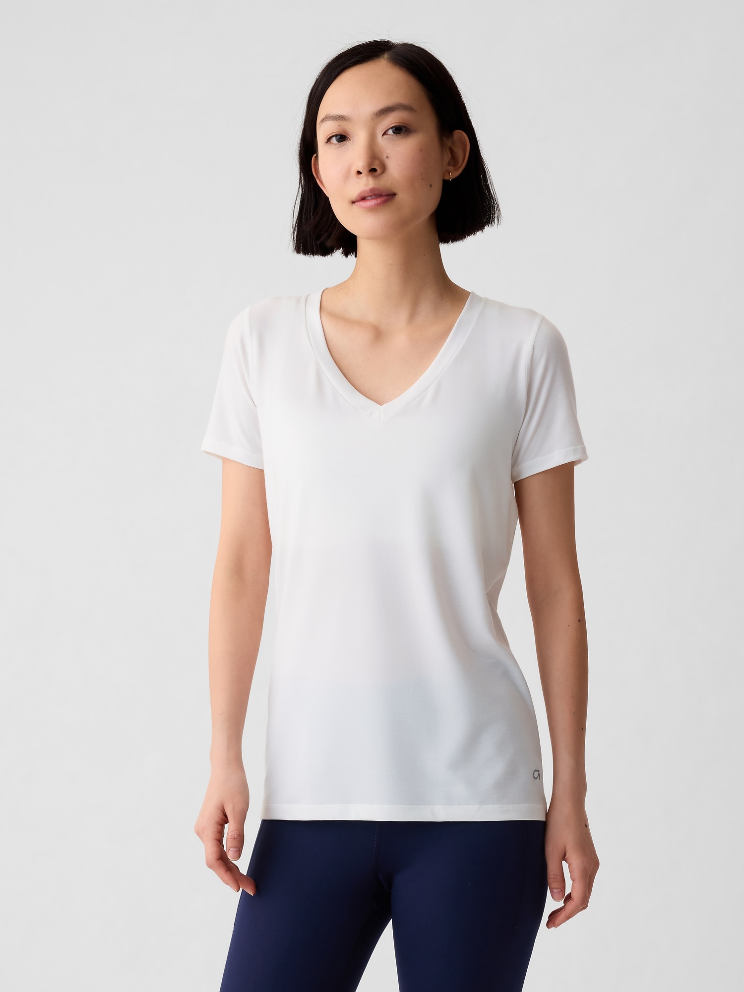 GapFit Breathe V-Neck T-Shirt