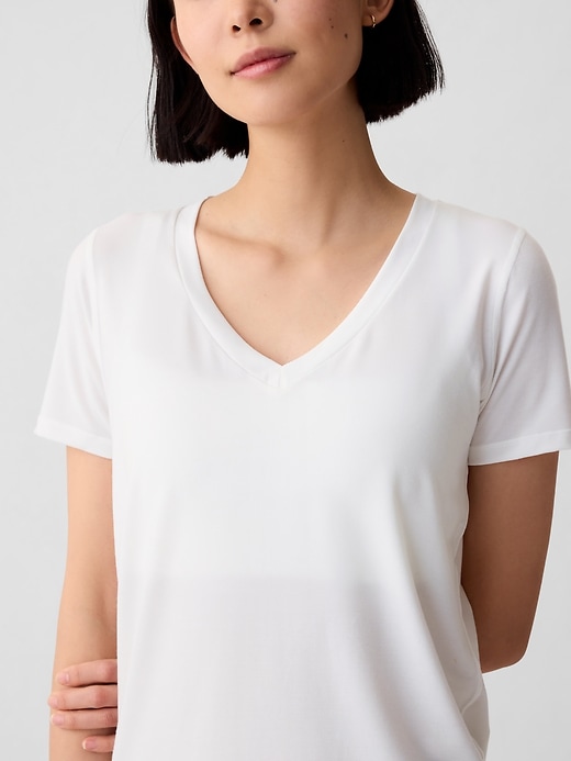 Image number 3 showing, GapFit Breathe V-Neck T-Shirt