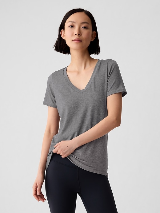 Image number 7 showing, GapFit Breathe V-Neck T-Shirt