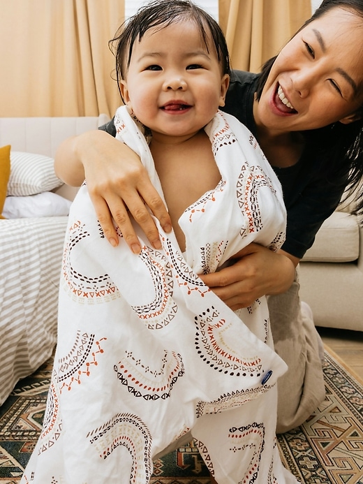 2 of 8 showing, with the color Here Comes The Sun of product OneBerrie Classic Regular Baby Bath Cotton Bamboo Towel