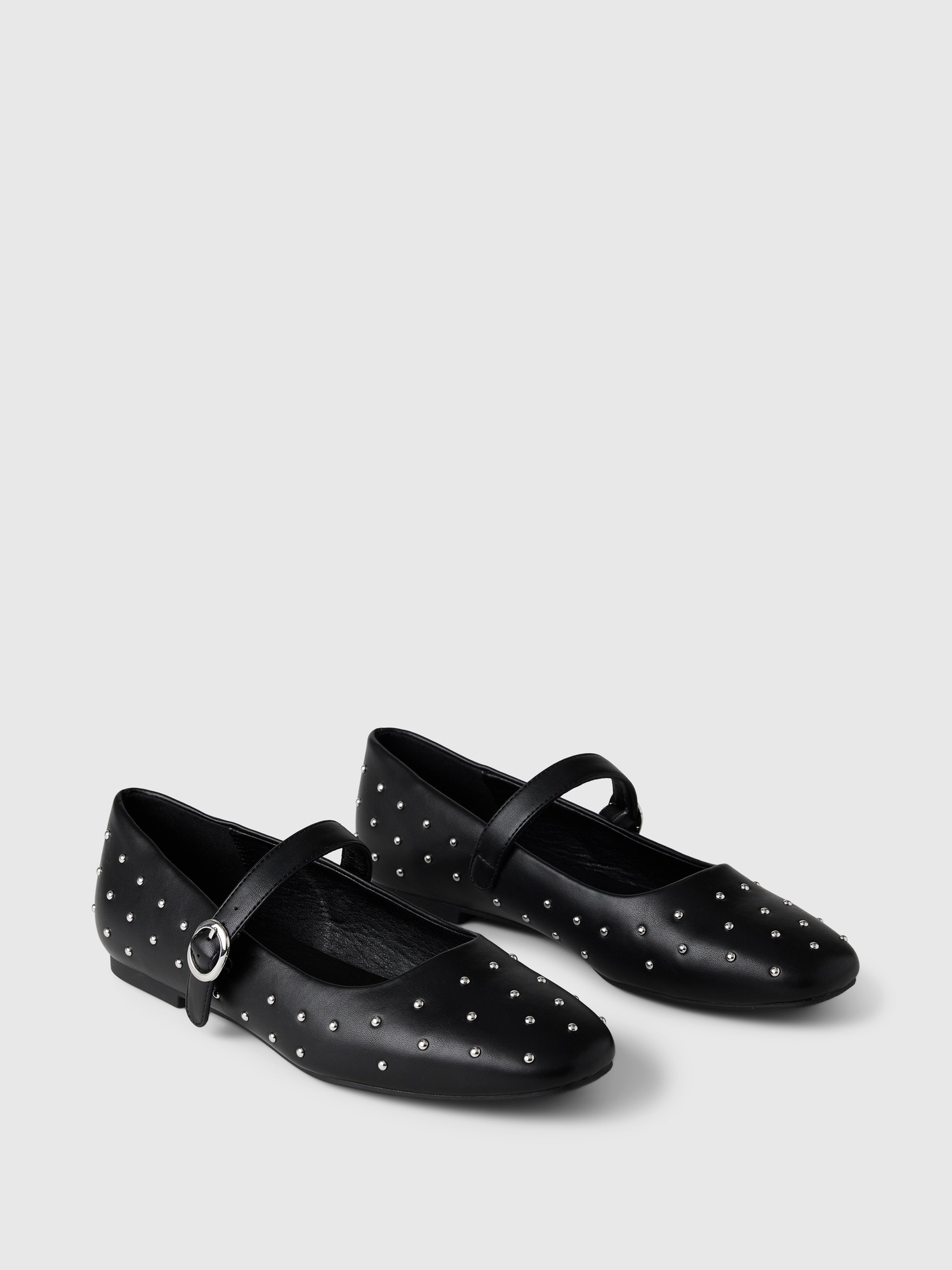 Женские балетки Gap Studded Vegan Leather Ballet Flats, цвет: Насыщенный чёрный — фото 2