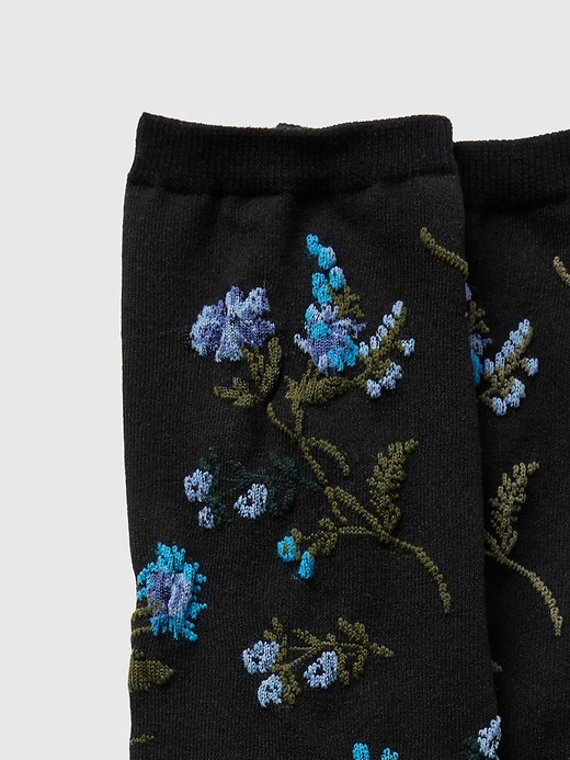 2 of 8 showing, with the color blue floral of product Floral Crew Socks