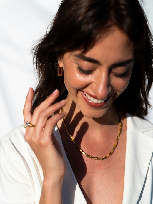 2 of 8 showing, with the color Gold of product Twisted Necklace