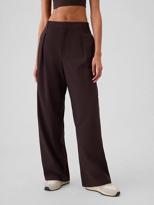 2 of 8 showing, with the color terra brown of product GapFit High Rise Runaround Trousers