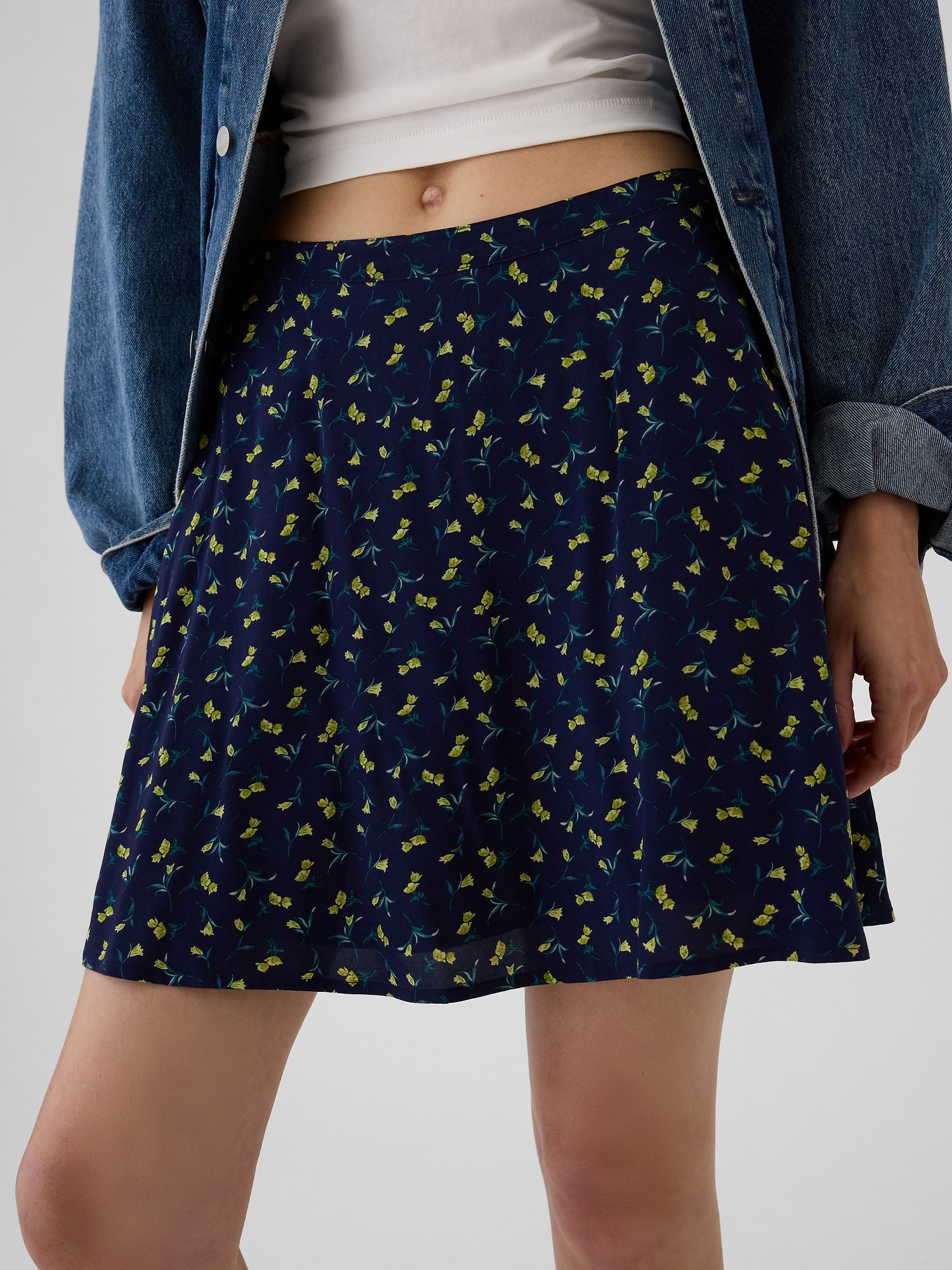Navy floral mini skirt deals