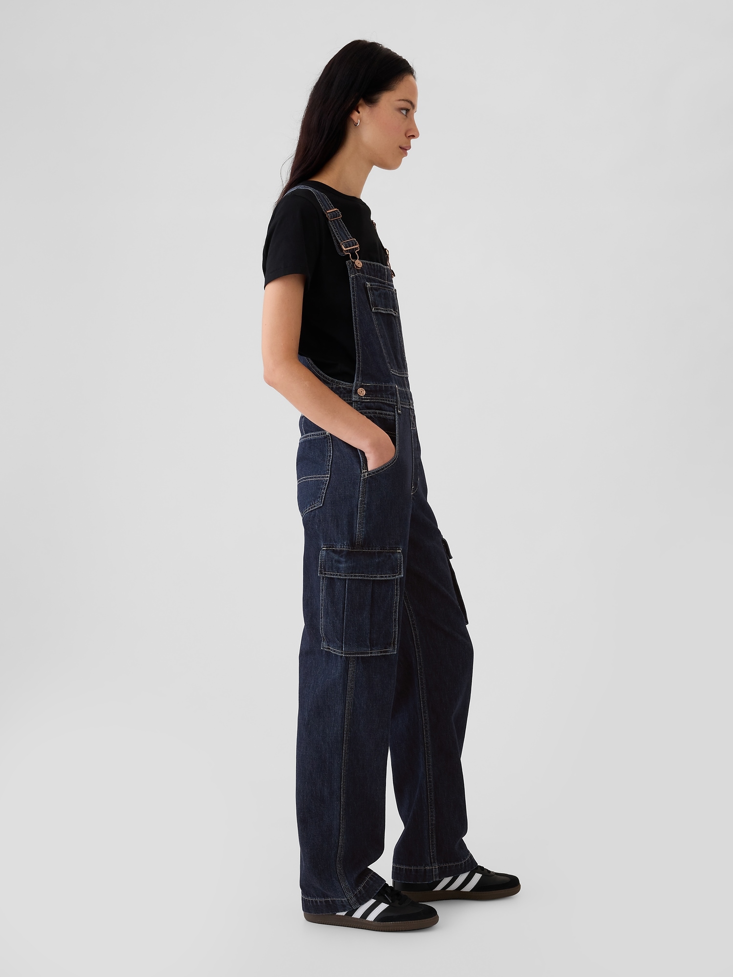Женские комбинезоны Gap Relaxed Denim Cargo Overalls — фото 2
