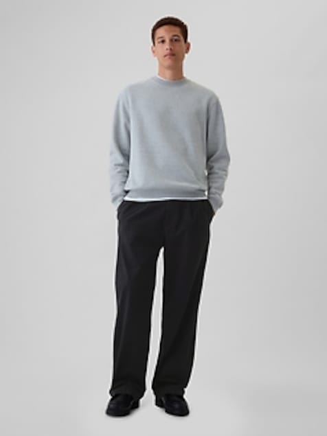 Modern Pleated Khakis in Baggy Fit