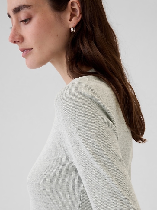 Image number 4 showing, Essential Rib Mockneck T-Shirt