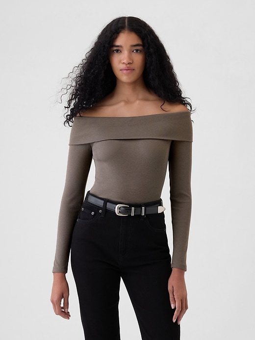 1 of 8 showing, with the color plymouth rock brown of product Modern Rib Off-Shoulder Cropped Top