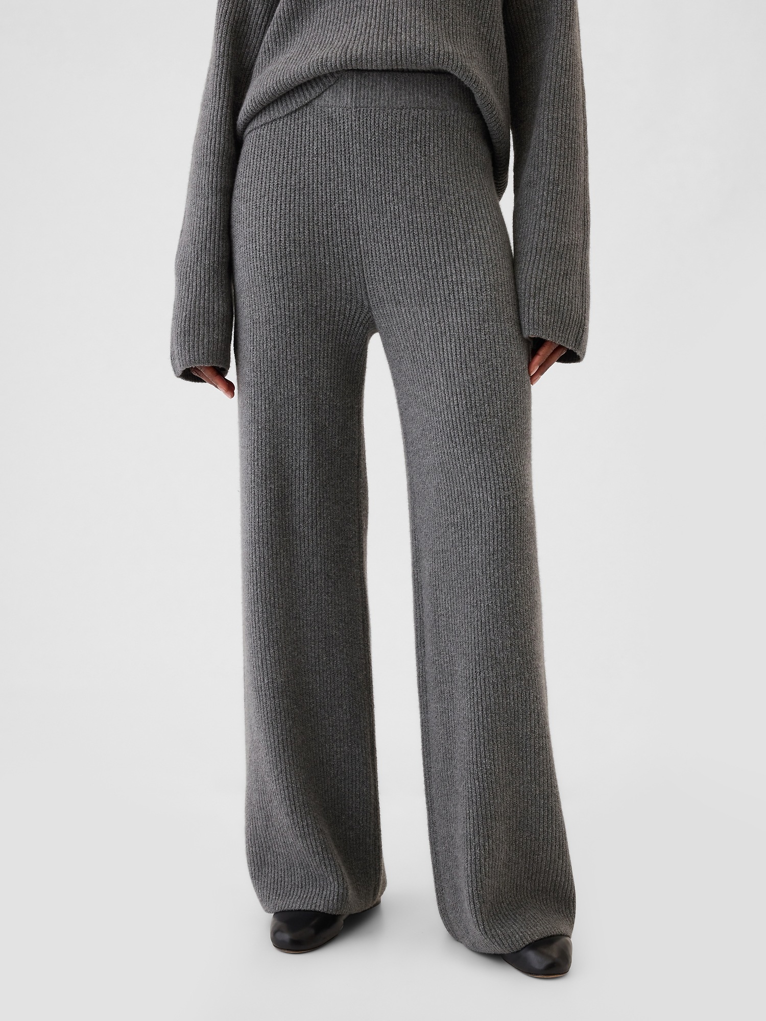 Женские брюки Gap CashSoft Shaker-Stitch Sweater Pants, цвет: Угольный серый — фото 2