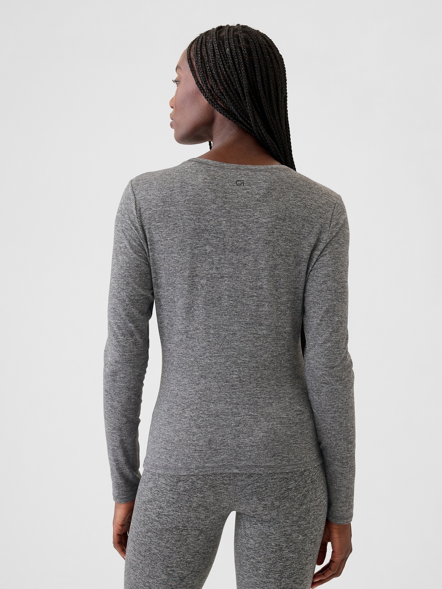 Женская футболка Gap GapFit Smooth, цвет: Меланжевый серый — фото 2