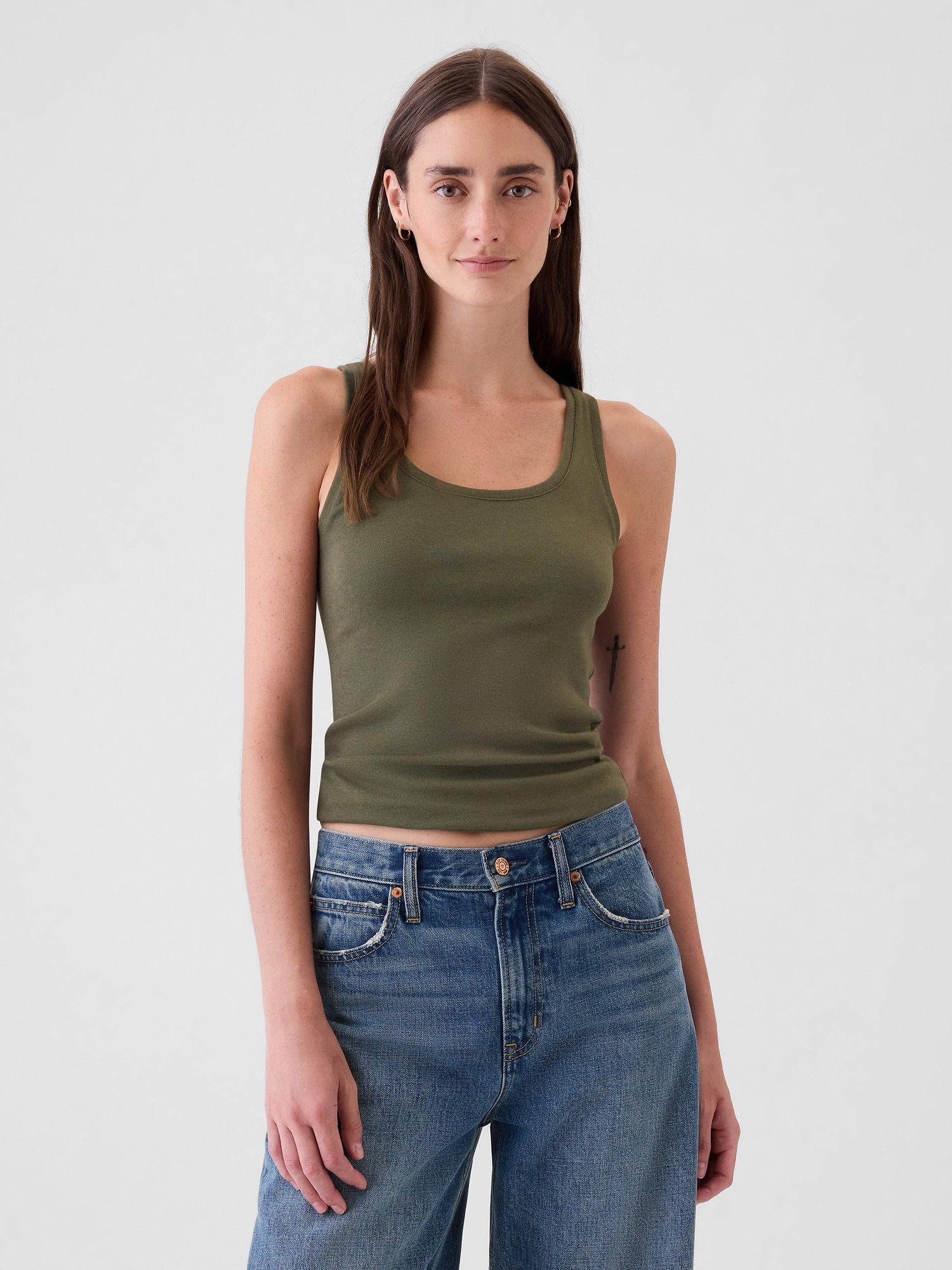 Modern Tank Top Gap