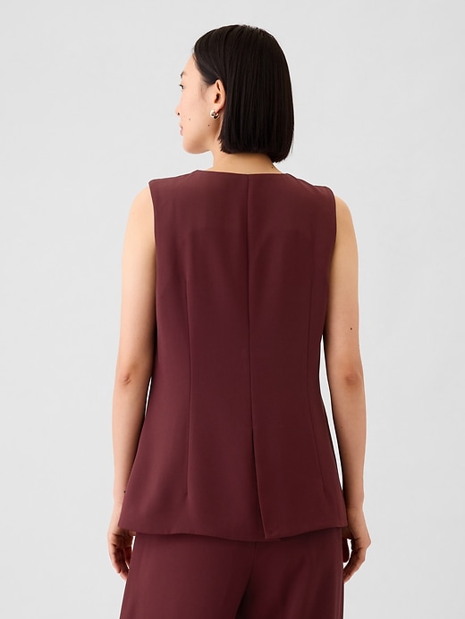 2 of 8 showing, with the color noir red of product Longline Twill Vest
