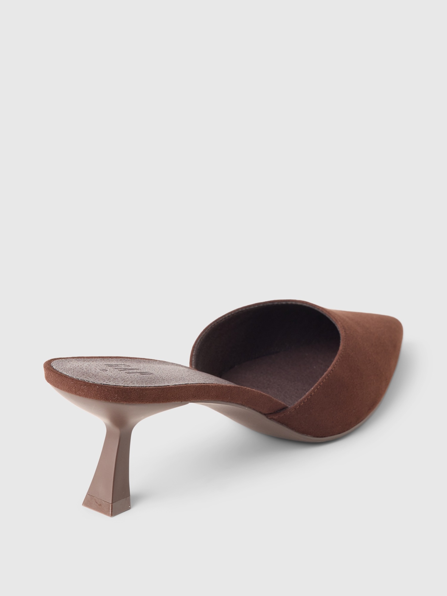 Женские туфли Gap Vegan Suede Kitten Heels, цвет: Шоколадный коричневый — фото 4