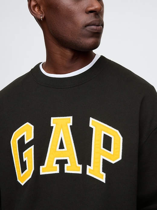 Image number 4 showing, Heavyweight Gap Logo Sweatshirt