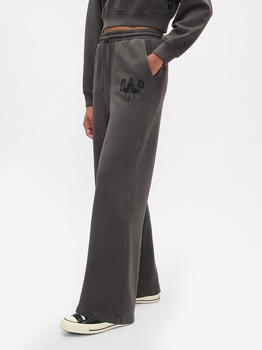 3 of 8 showing, with the color Panther black of product Gap × Disney Mickey Mouse Logo Wide-Leg Sweatpants