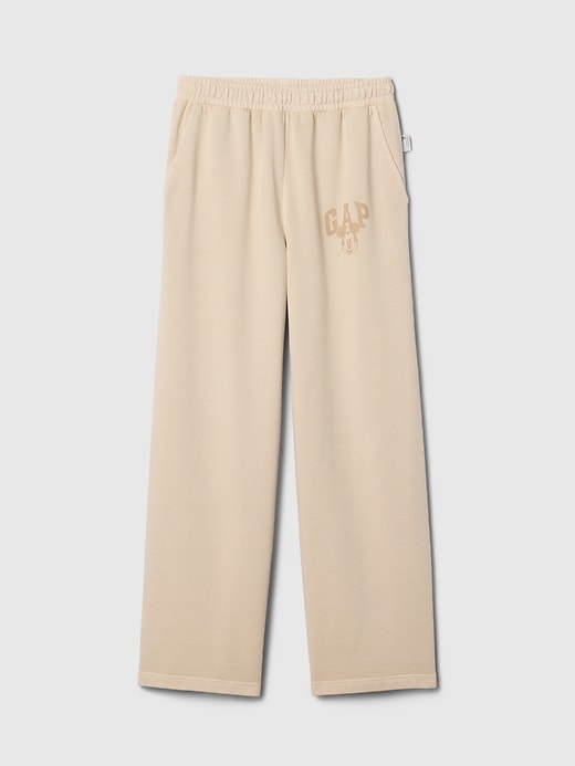 6 of 8 showing, with the color Bedrock beige of product Gap × Disney Logo Baggy Sweatpants