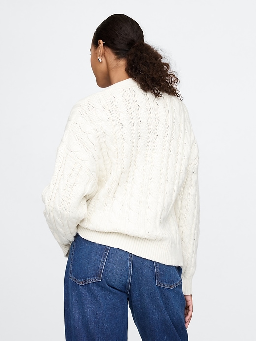 2 of 8 showing, with the color Beige chino of product Oversized Cable-Knit Cardigan