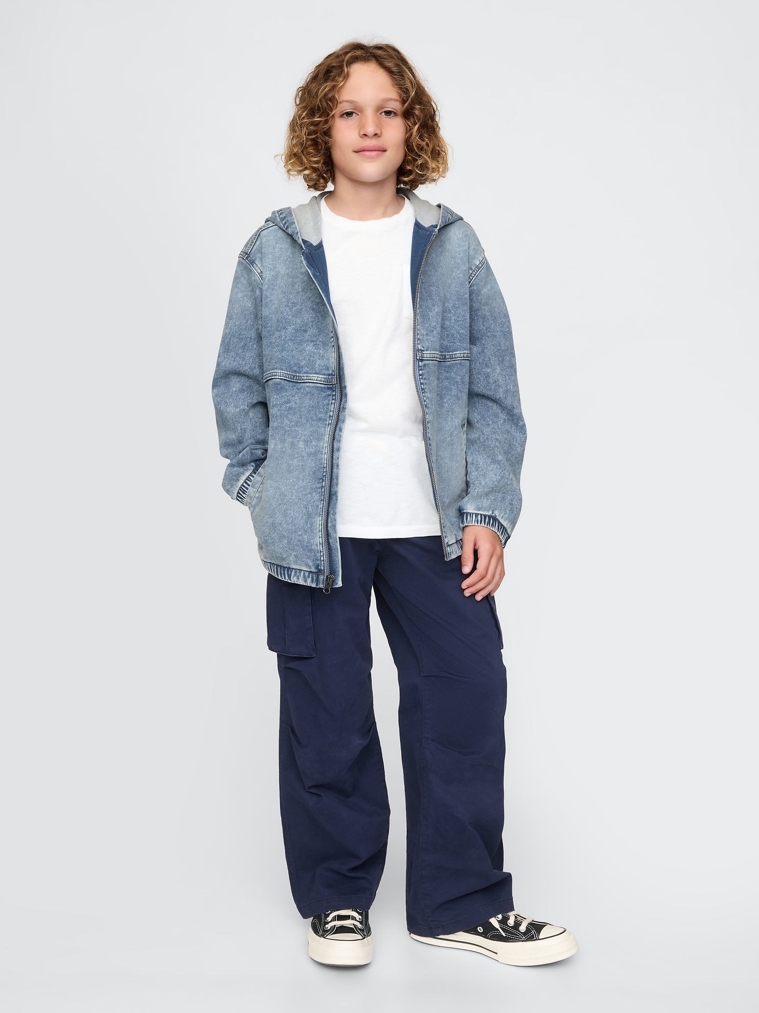 Детская куртка Gap UltraSoft Denim Hooded, цвет: Светлая варка индиго — фото 3