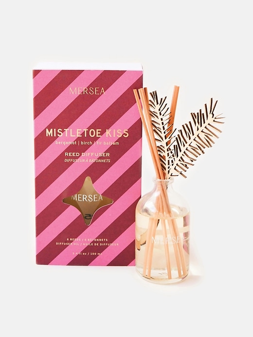 Image number 1 showing, Mersea Mistletoe Kiss Reed Diffuser