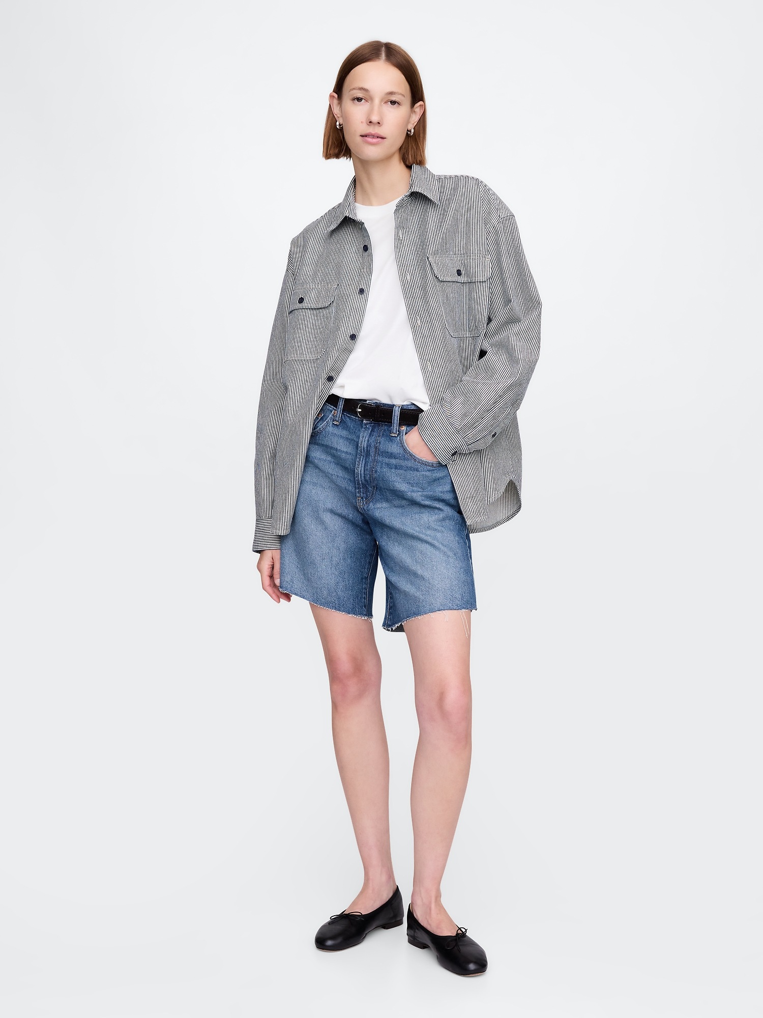 Gap 8" Mid Rise '90s Loose Denim Bermuda Shorts In Medium Indigo