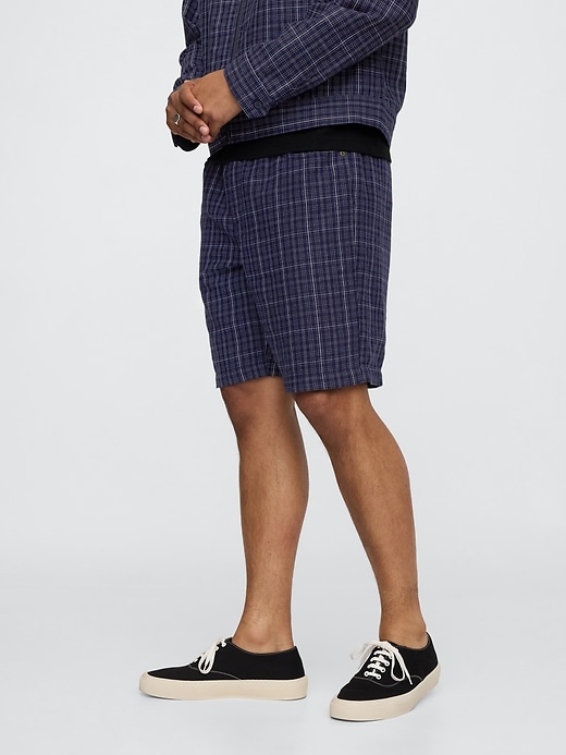 Image number 3 showing, 9" Linen-Cotton Easy Shorts