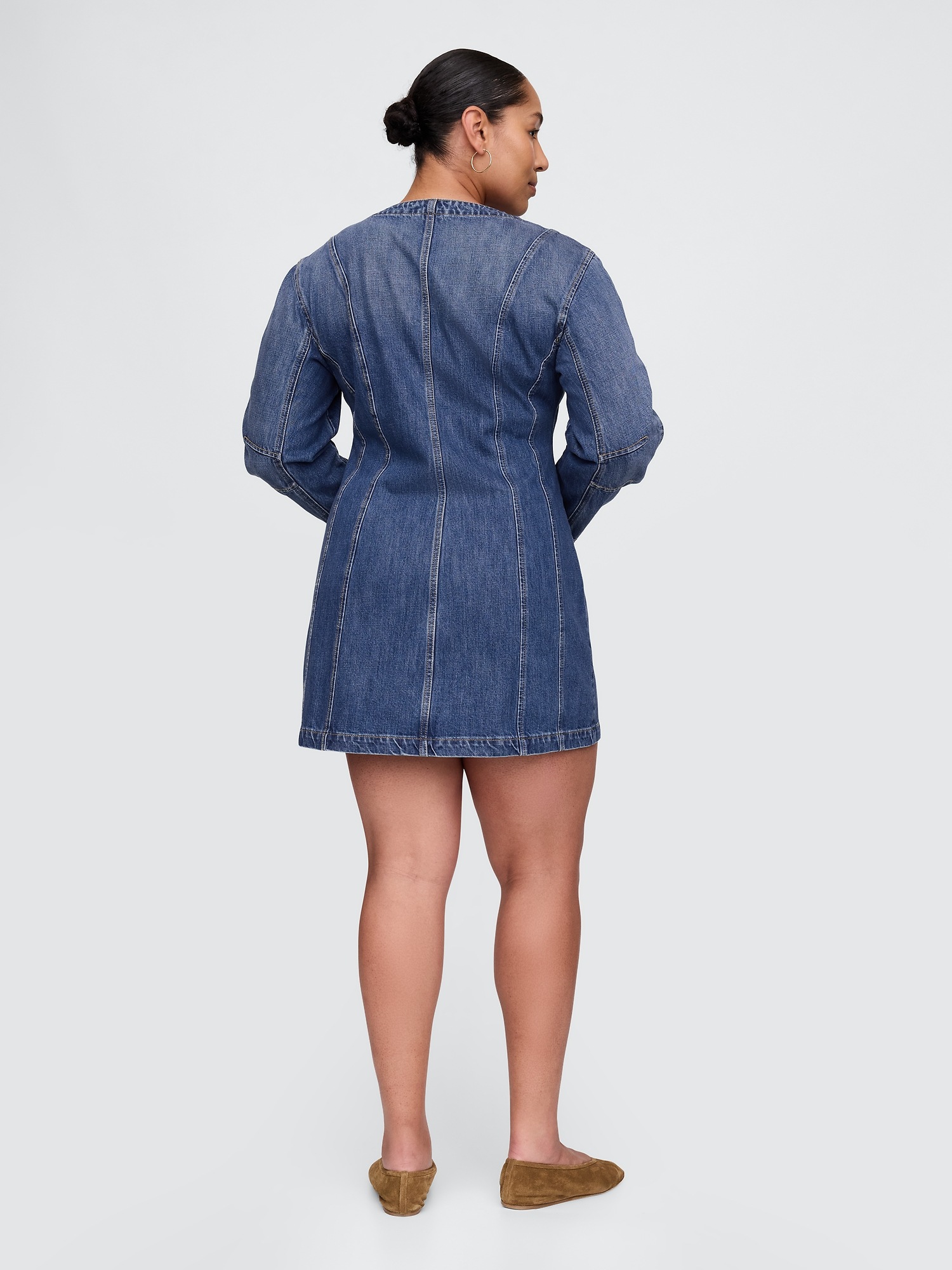 Женское платье Gap Denim Barrel-Sleeve Mini, цвет: Средняя варка — фото 5