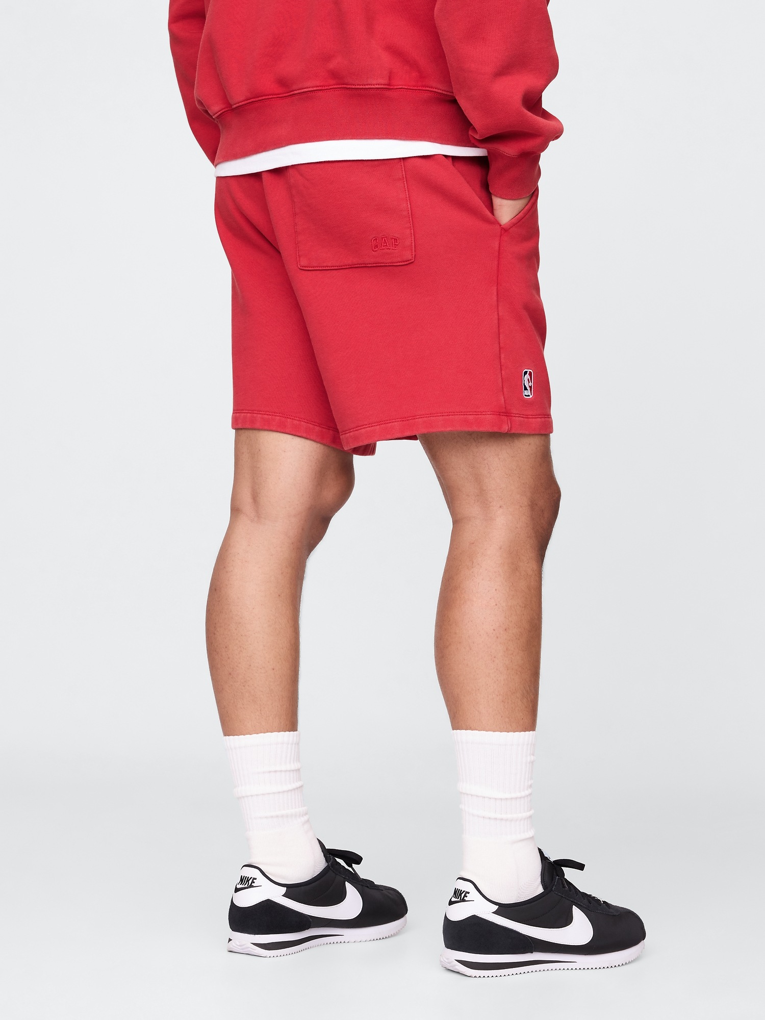 Мужские шорты Gap NBA Los Angeles Lakers Logo Heavyweight Sweat Shorts, цвет: Chicago Bulls — фото 4