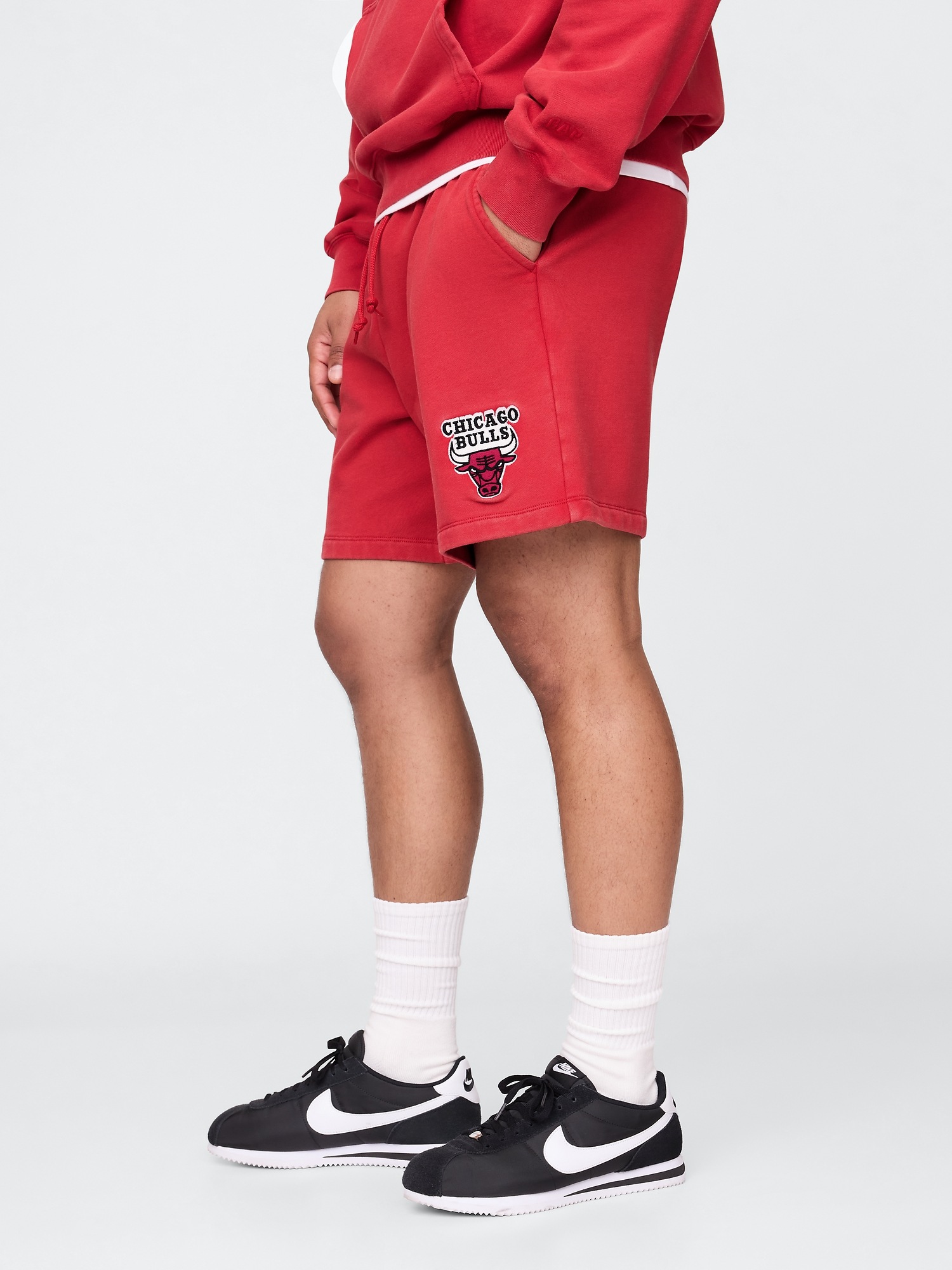 Мужские шорты Gap NBA Los Angeles Lakers Logo Heavyweight Sweat Shorts, цвет: Chicago Bulls — фото 3