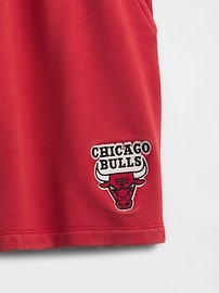 NBA Chicago Bulls Logo Heavyweight Sweat Shorts | Gap