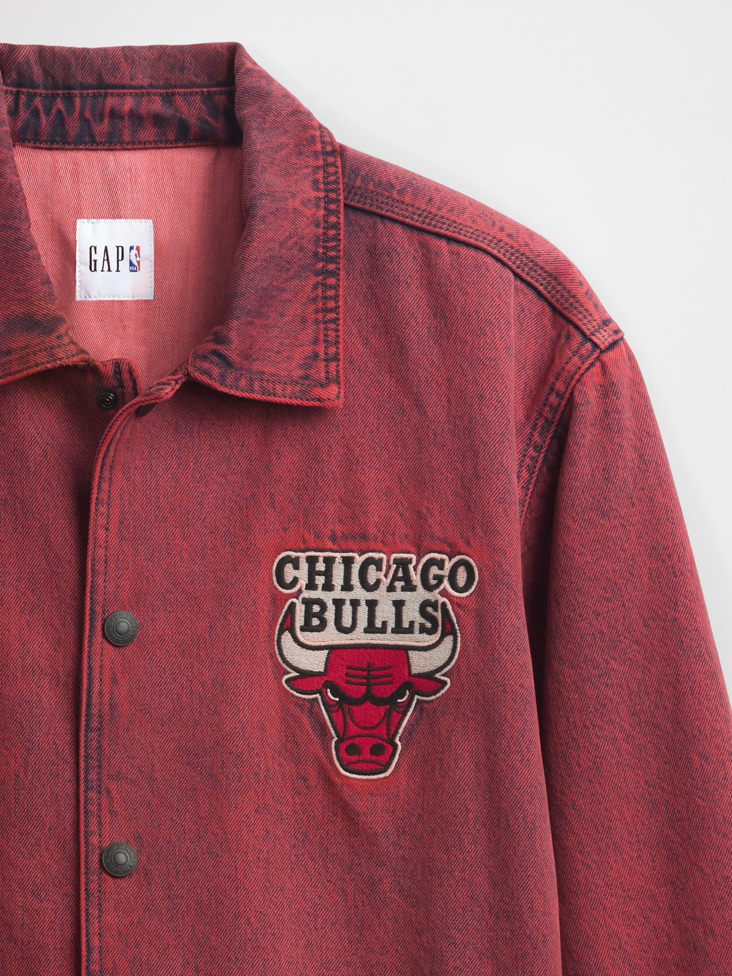 Мужская куртка Gap NBA New York Knicks Logo Denim Coaches, цвет: Chicago Bulls — фото 3