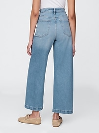Curvy High Stride Wide-Leg Ankle Jeans