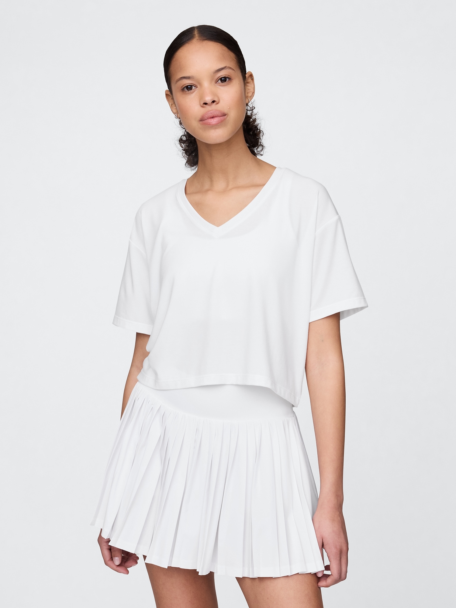 GapFit Breathe Cropped V-Neck T-Shirt