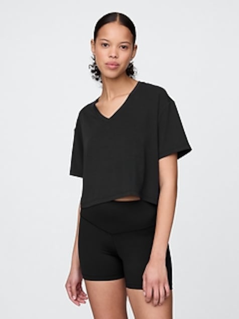 GapFit Breathe V-Neck Crop T-Shirt