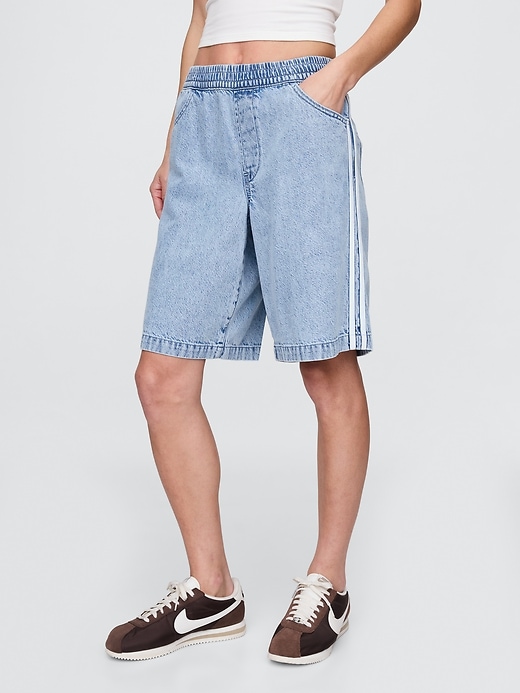 Image number 2 showing, 11" Mid Rise UltraSoft Easy Longline Denim Shorts