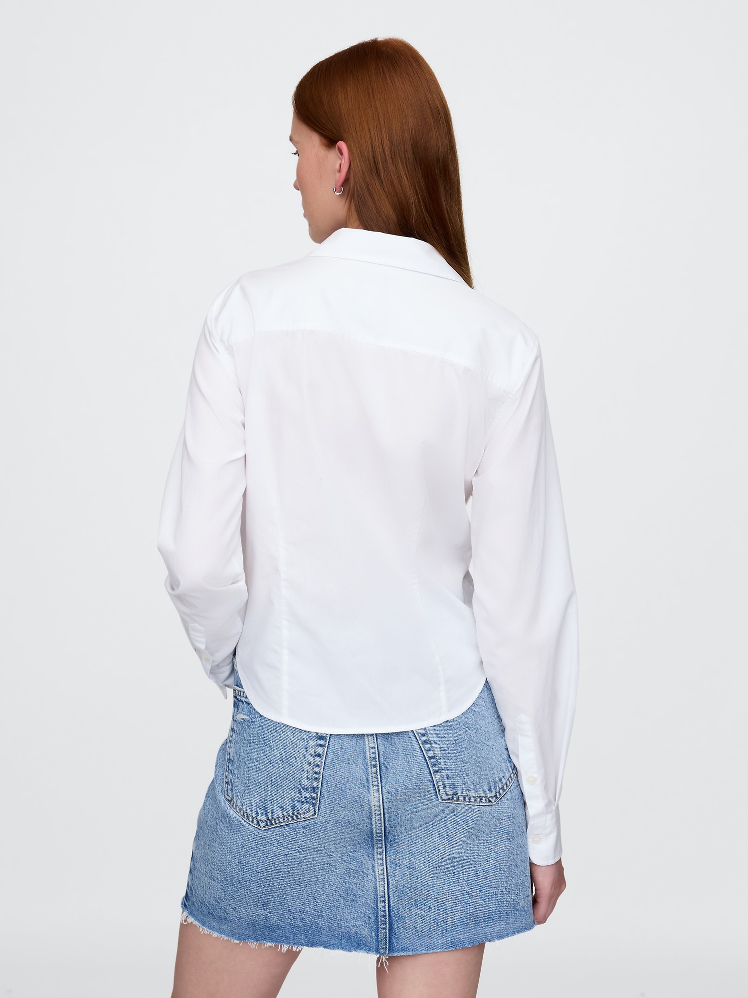 Женская рубашка Gap Organic Cotton Fitted Crop Shirt, цвет: Оптический белый — фото 2