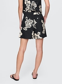 365 High Rise Linen-Blend Shorts