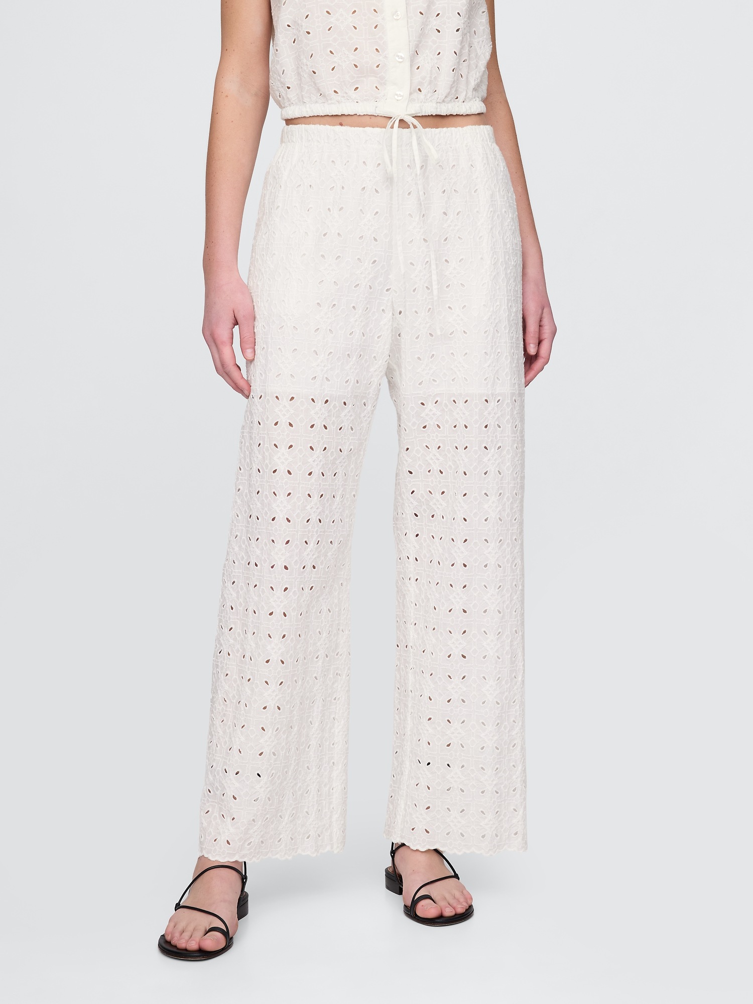 Женские брюки Gap Mid Rise Eyelet Easy Wide-Leg, цвет: Молочный белый — фото 2
