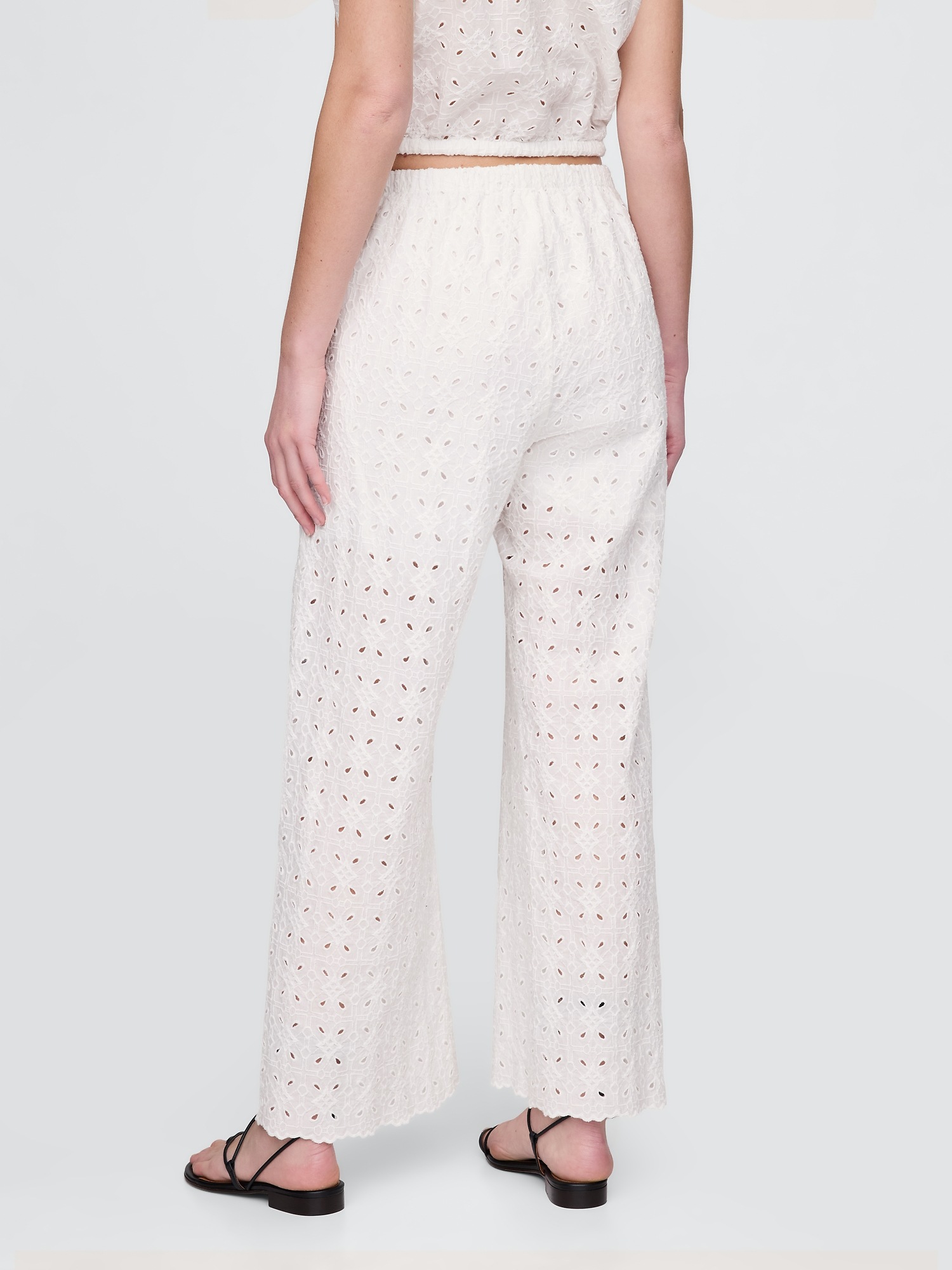 Женские брюки Gap Mid Rise Eyelet Easy Wide-Leg, цвет: Молочный белый — фото 4