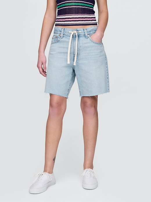Image number 2 showing, 8" Mid Rise '90s Loose Denim Bermuda Shorts