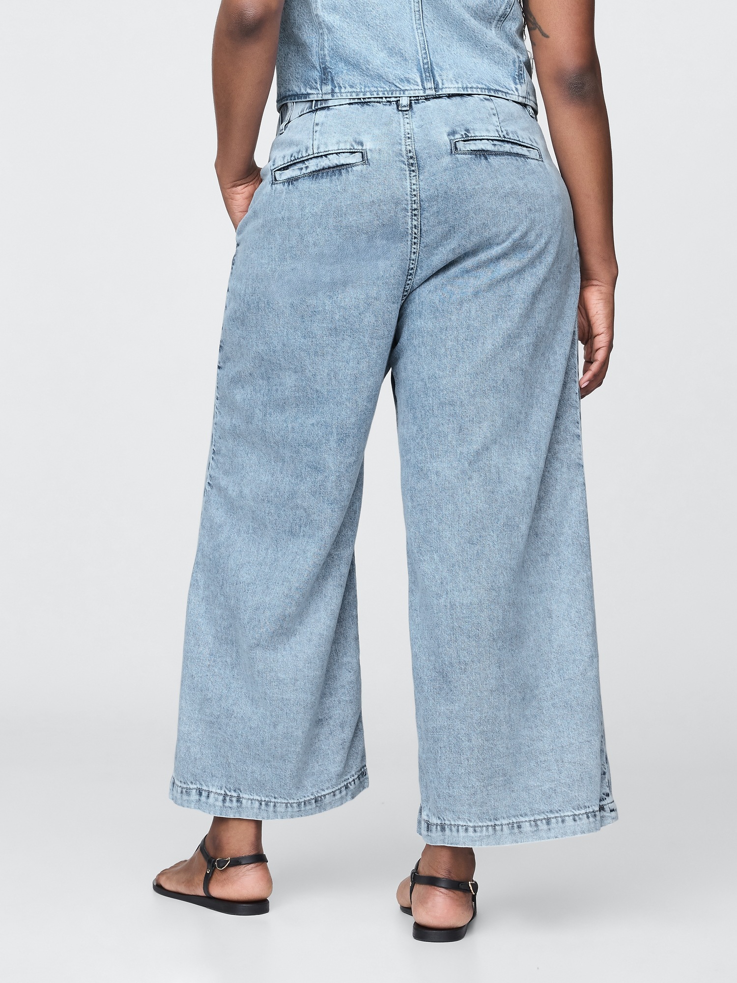 Женские джинсы Gap 365 High Rise UltraSoft Denim Pleated Ankle Trousers — фото 5