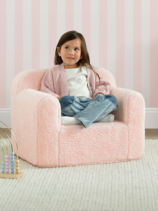 Image number 3 showing, babyGap Sherpa Logo Foam Chair